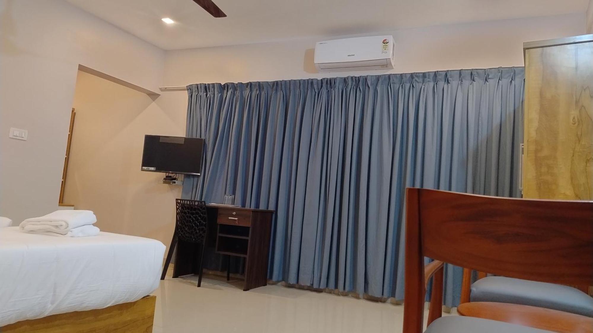 Gateway Airport Hotel Каннур Экстерьер фото